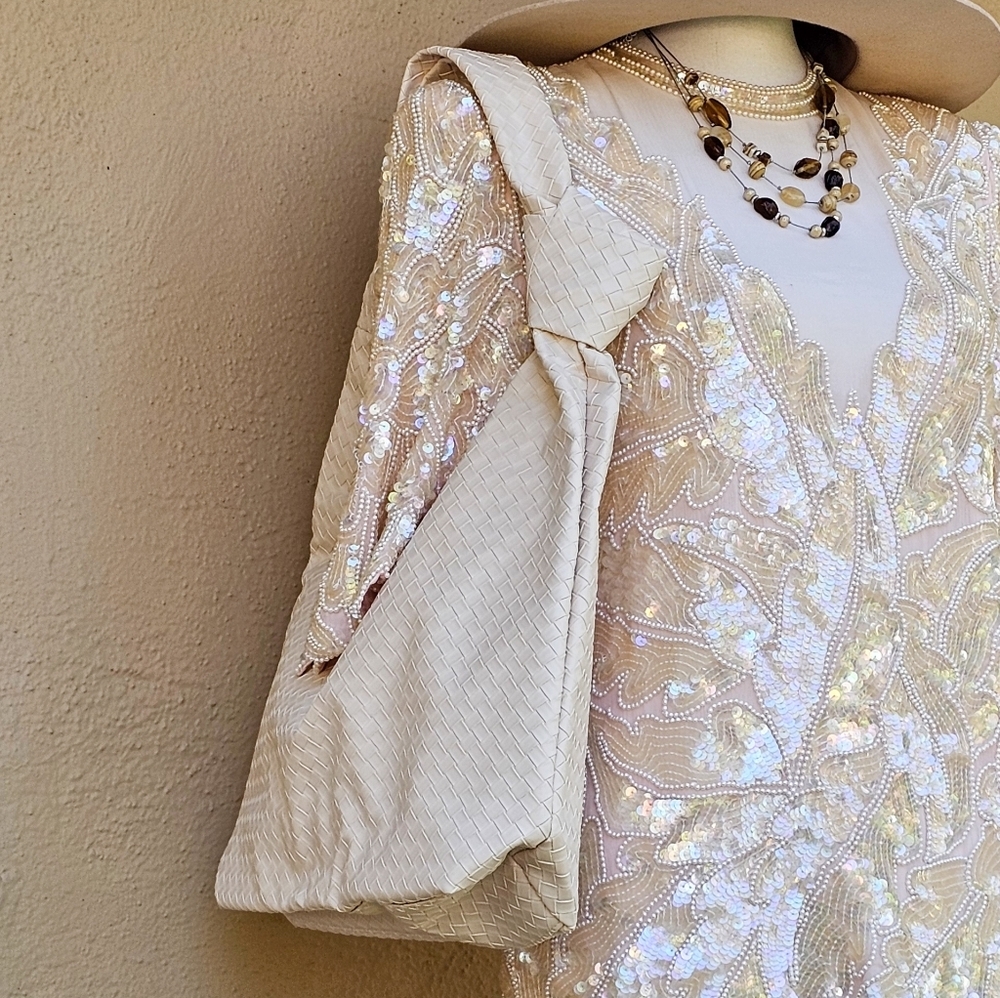 ULTA White Slouchy Hobo Shoulder PU Bag W/ Woven Body + Knotted Strap Detail - Picture 3 of 4